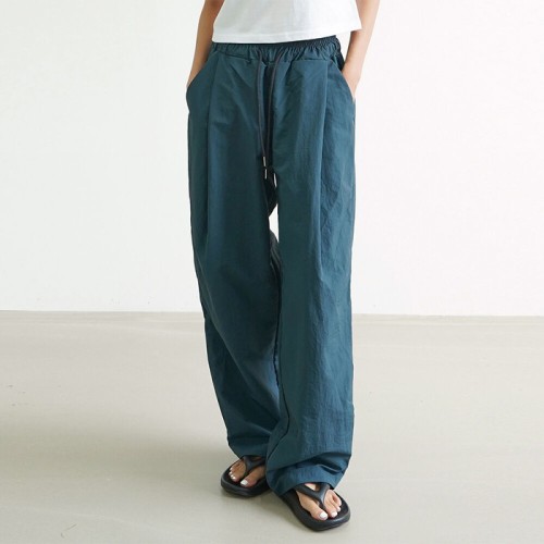 Nylon one tuck pants