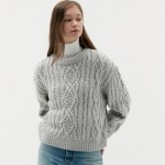 Fisherman cable round knit top light gray