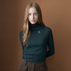 LOGO EMBROIDERED TURTLE NECK TOP BLUE GREEN