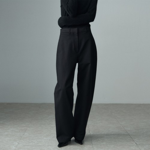 DIAGONAL LINE CURVED SLACKS BLACK